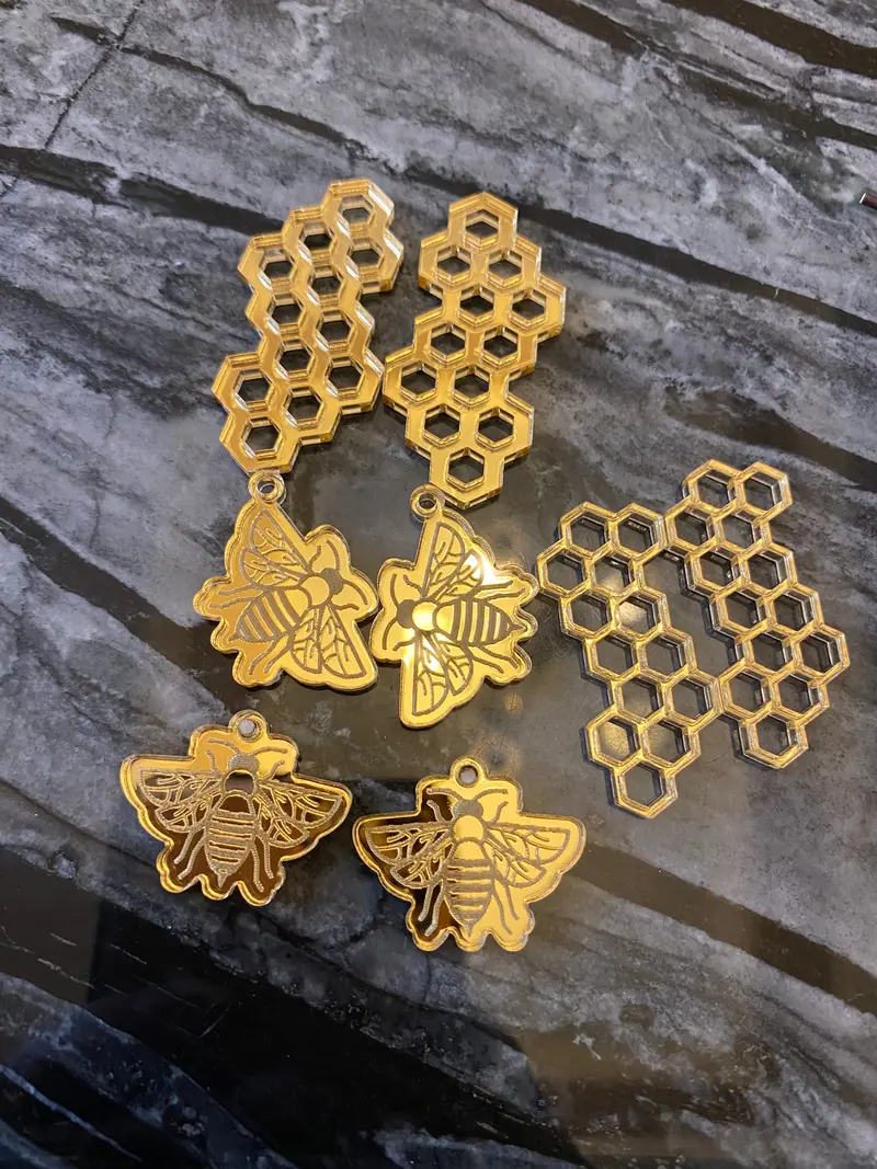 Bee And Honeycomb Wood Blank 1