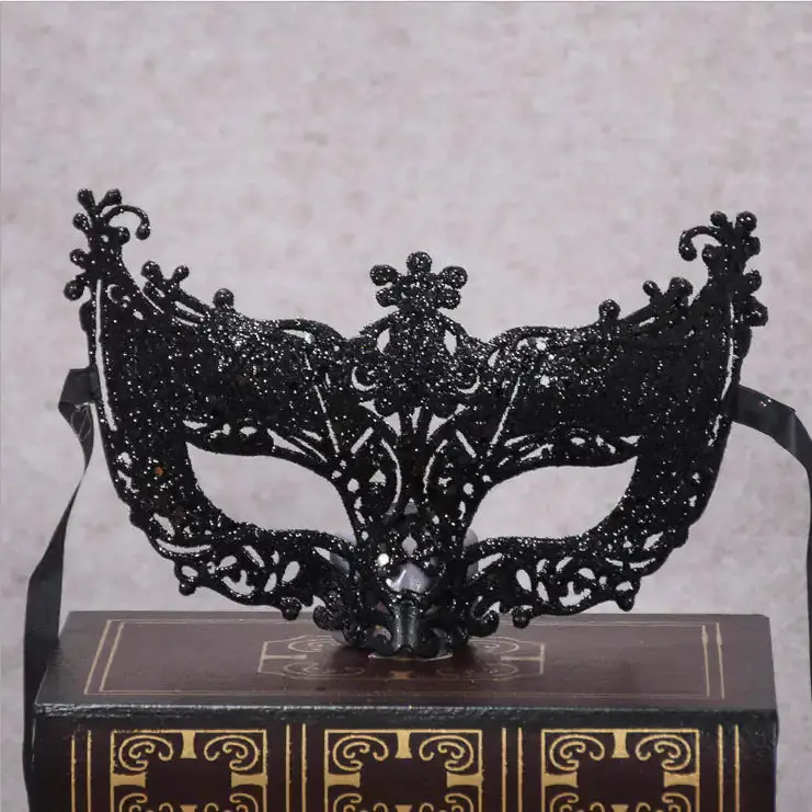 Elegant Lace Costume Face Mask 1