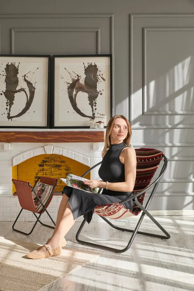 Folding Rug Chair – Textured Floor-Seating Hybrid 1