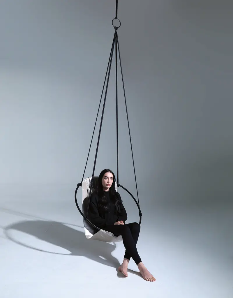 Pearl Leather Hanging Chair – Elegant Suspended Lounge Seat 1