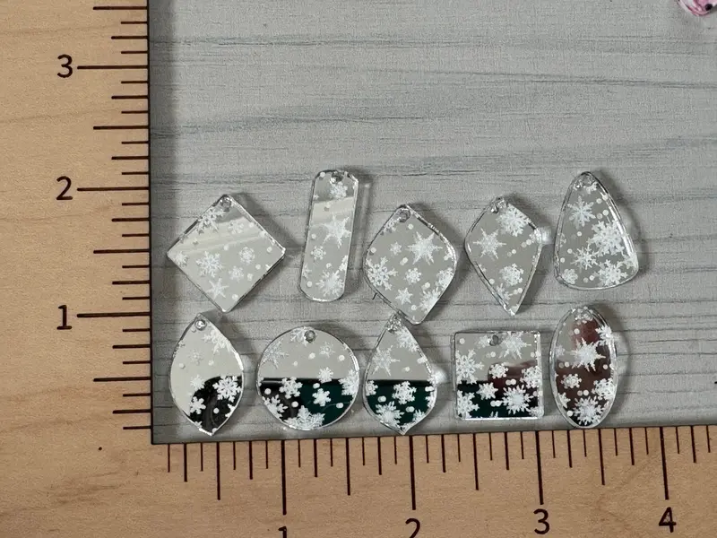 Silver Mirror Surface With White Snowflake Motif 1