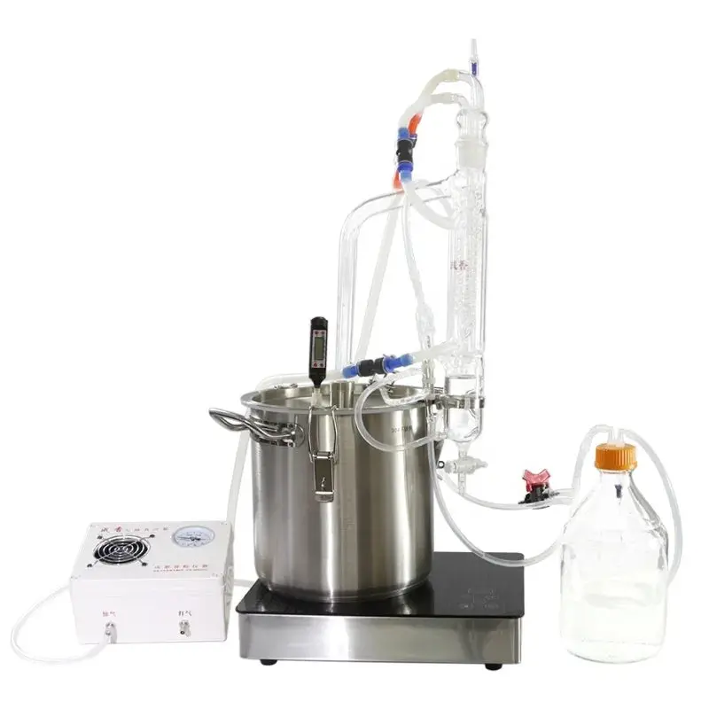 Vacuum-Assisted Distillation System For Efficient Essential Oil Extraction 1